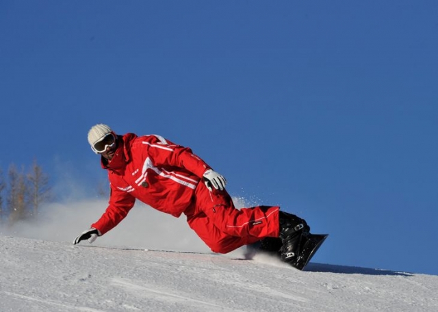 Aprende a hacer snowboard en la estación de Les Contamines 